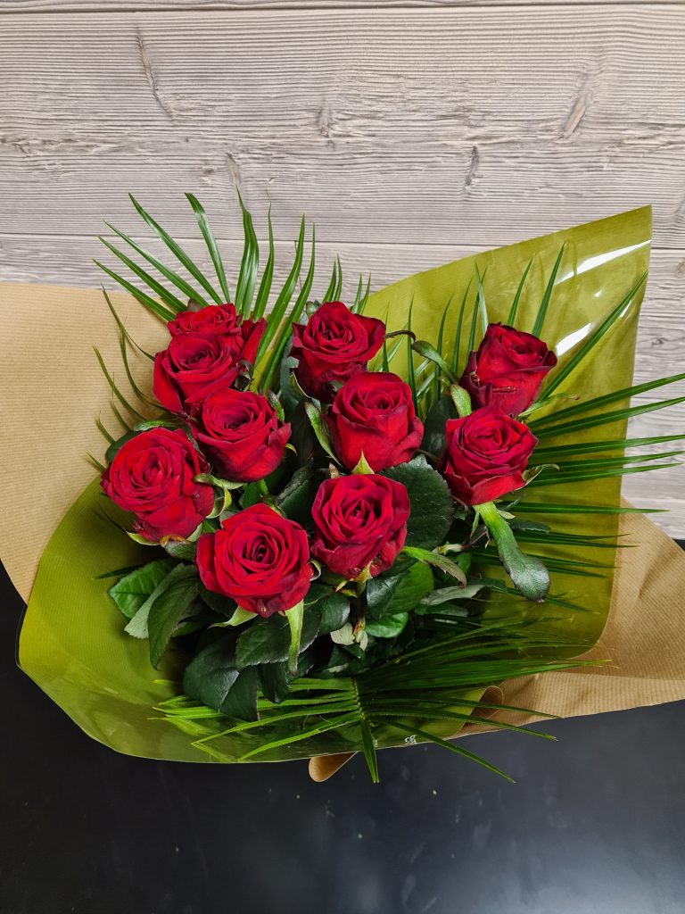 10 grandes roses rouges