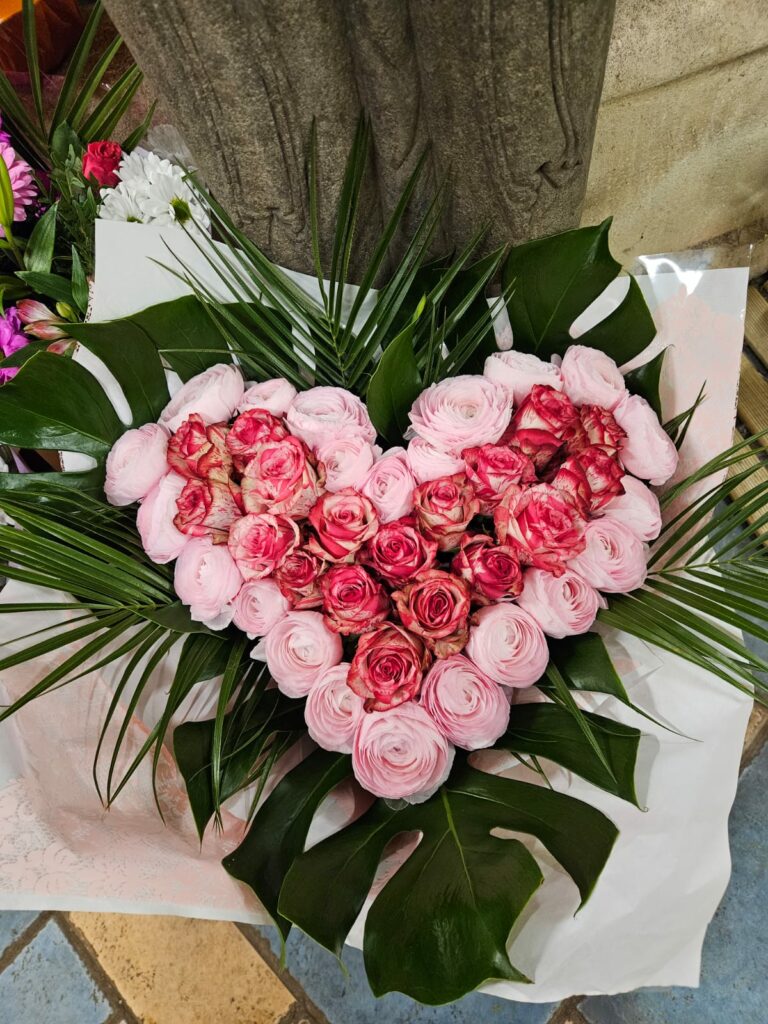 Cœur de roses roses réalisé sur mesure
